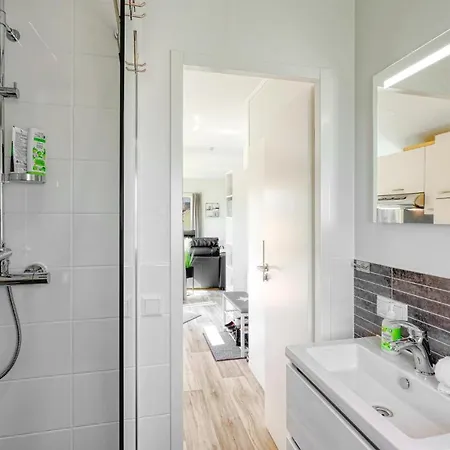 Dom wakacyjny 2 Bedroom Amazing In *