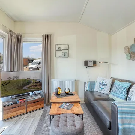 2 Bedroom Amazing In Holiday home *